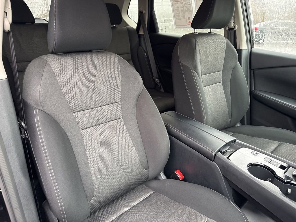 Used 2025 Nissan Rogue SV image 25