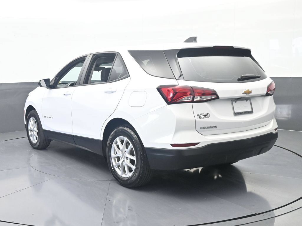 Used 2024 Chevrolet Equinox LS FWD image 4