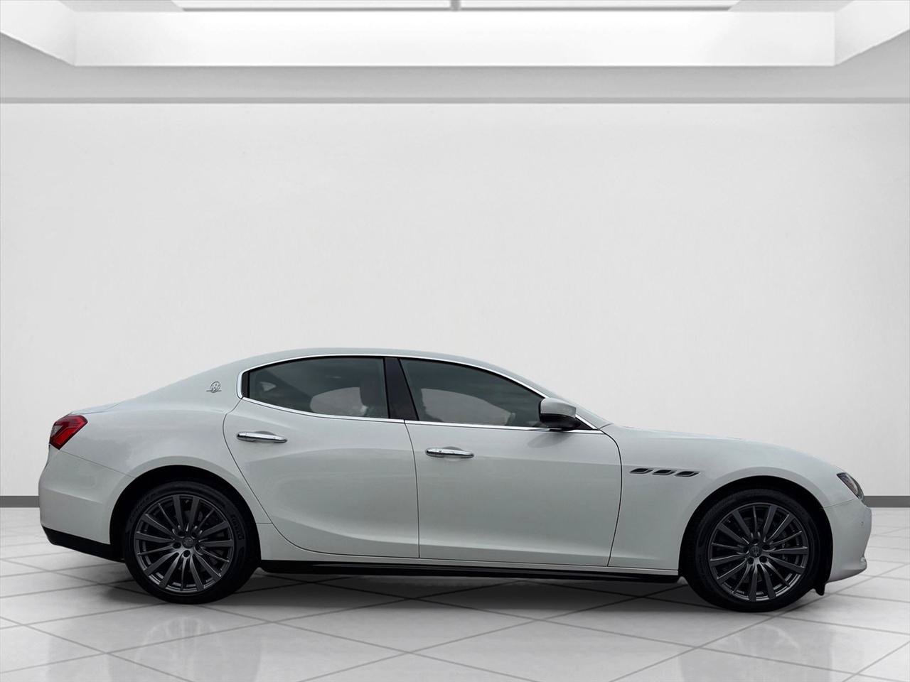 Used 2017 Maserati Ghibli S Q4 AWD/4WD image 6