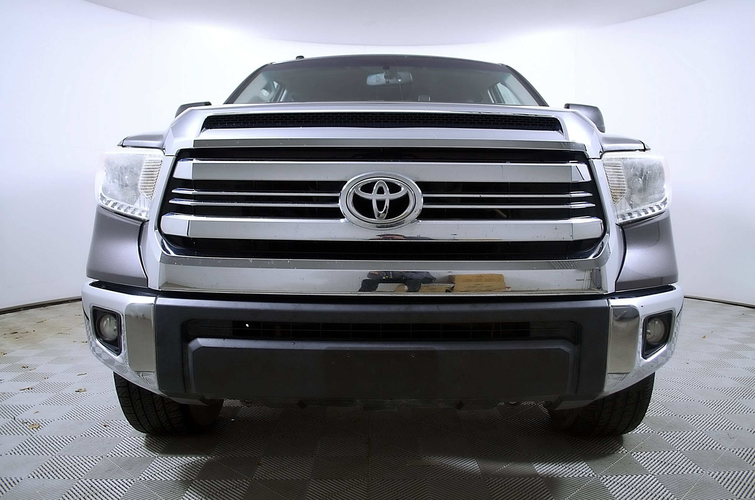Used 2016 Toyota Tundra SR5 w/ SR5 Upgrade Package RWD image 5