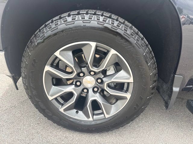 Used 2024 Chevrolet Silverado 1500 LT AWD/4WD image 9