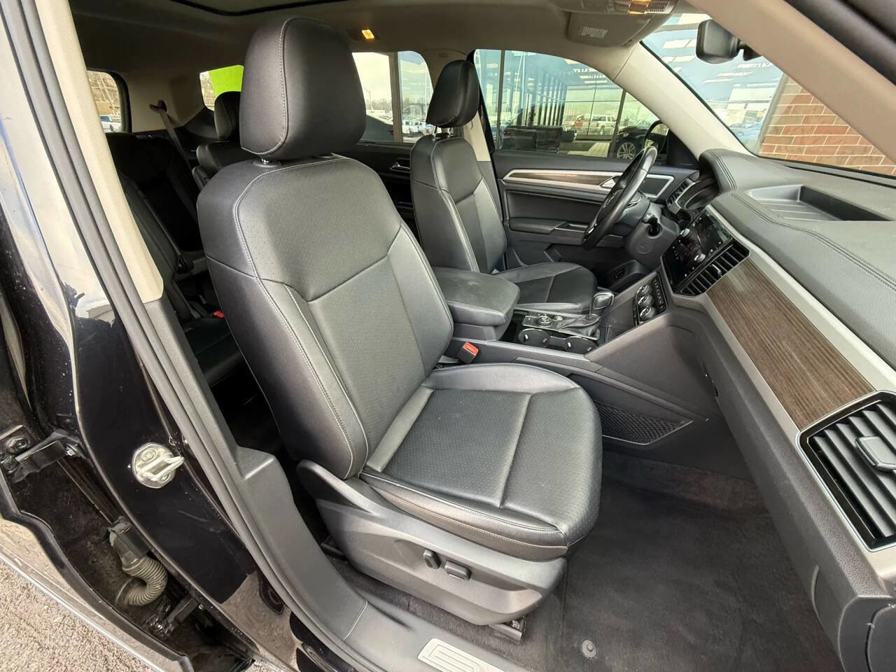 Used 2018 Volkswagen Atlas SEL AWD/4WD image 24