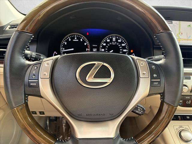 Used 2015 Lexus ES 350 w/ Luxury Package FWD image 9