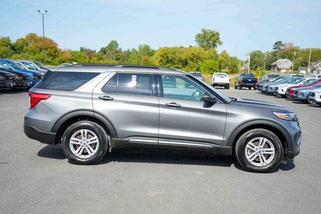Used 2023 Ford Explorer XLT image 4