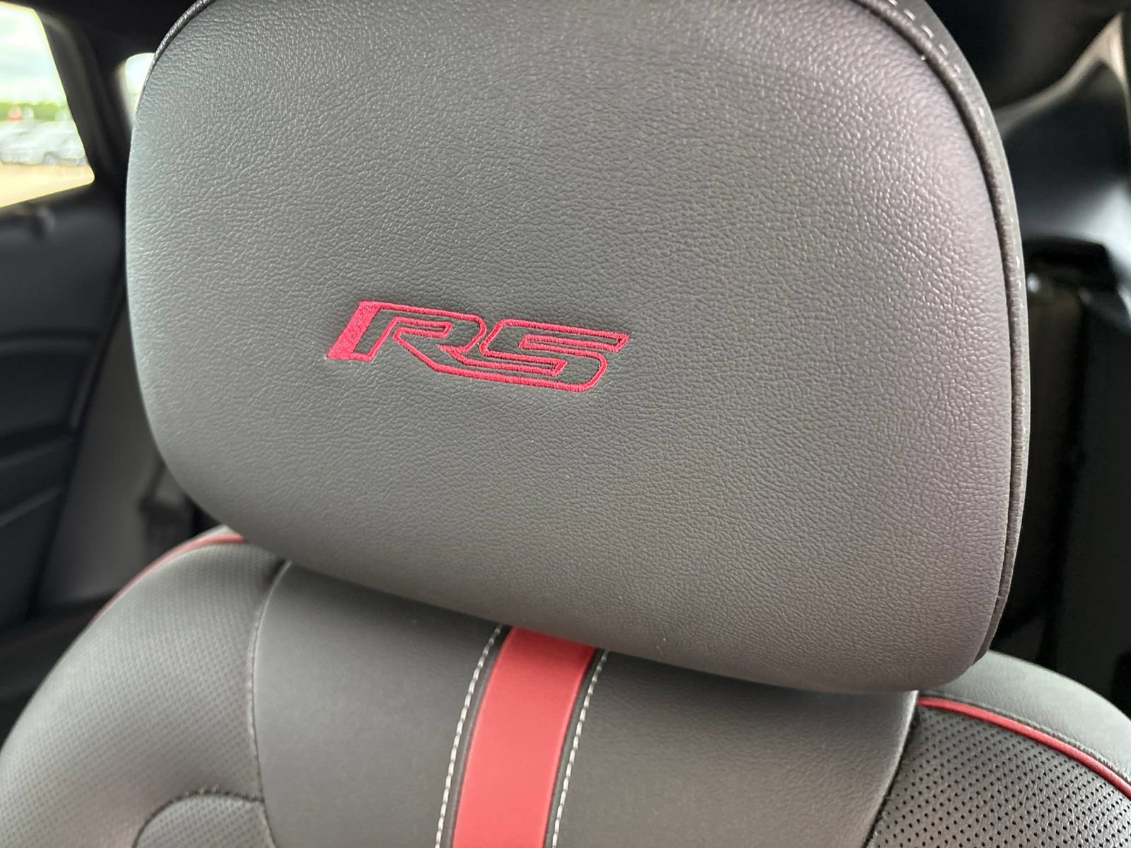 New 2026 Chevrolet Trax RS w/ Sunroof Package FWD image 15