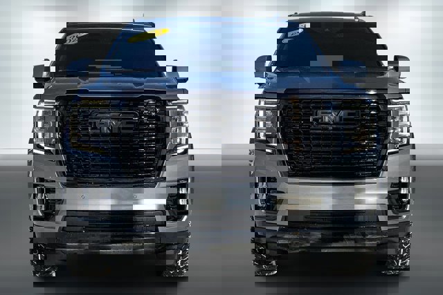 Used 2023 GMC Yukon XL SLT image 2