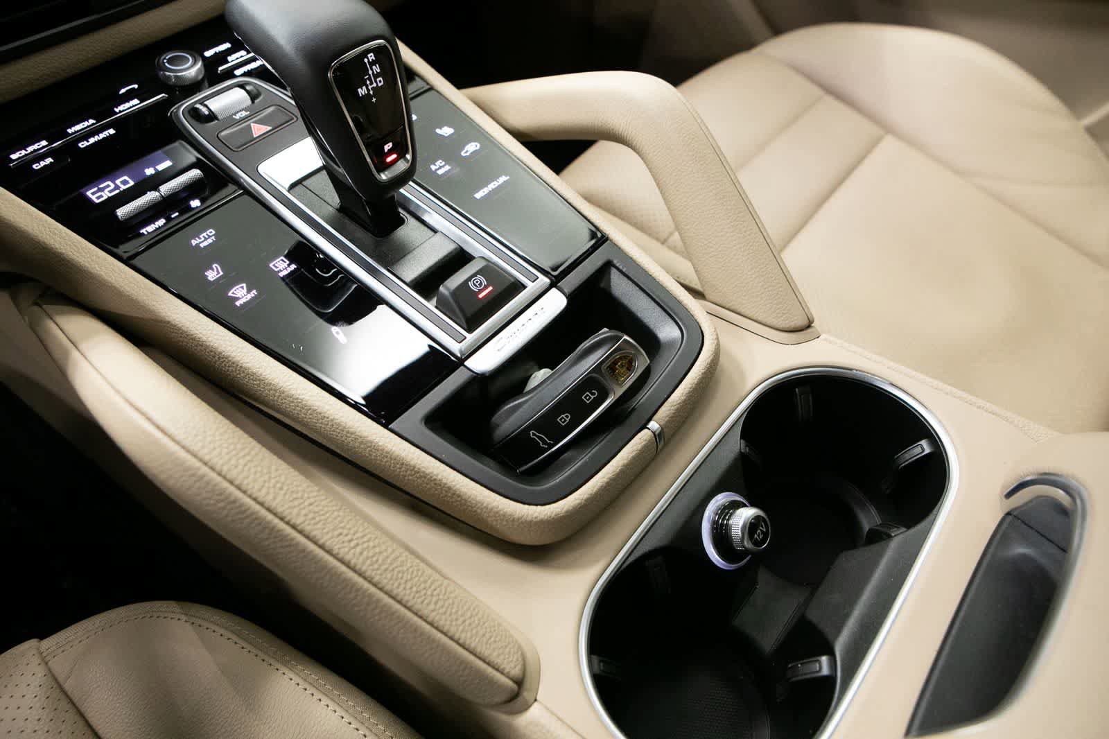 Certified 2023 Porsche Cayenne AWD/4WD image 29