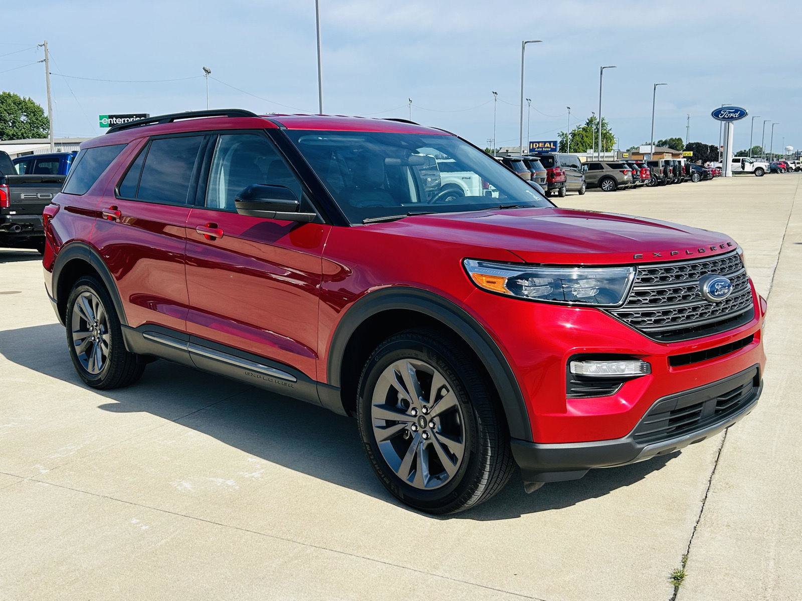 Used 2024 Ford Explorer XLT w/ Equipment Group 202A AWD/4WD video 2