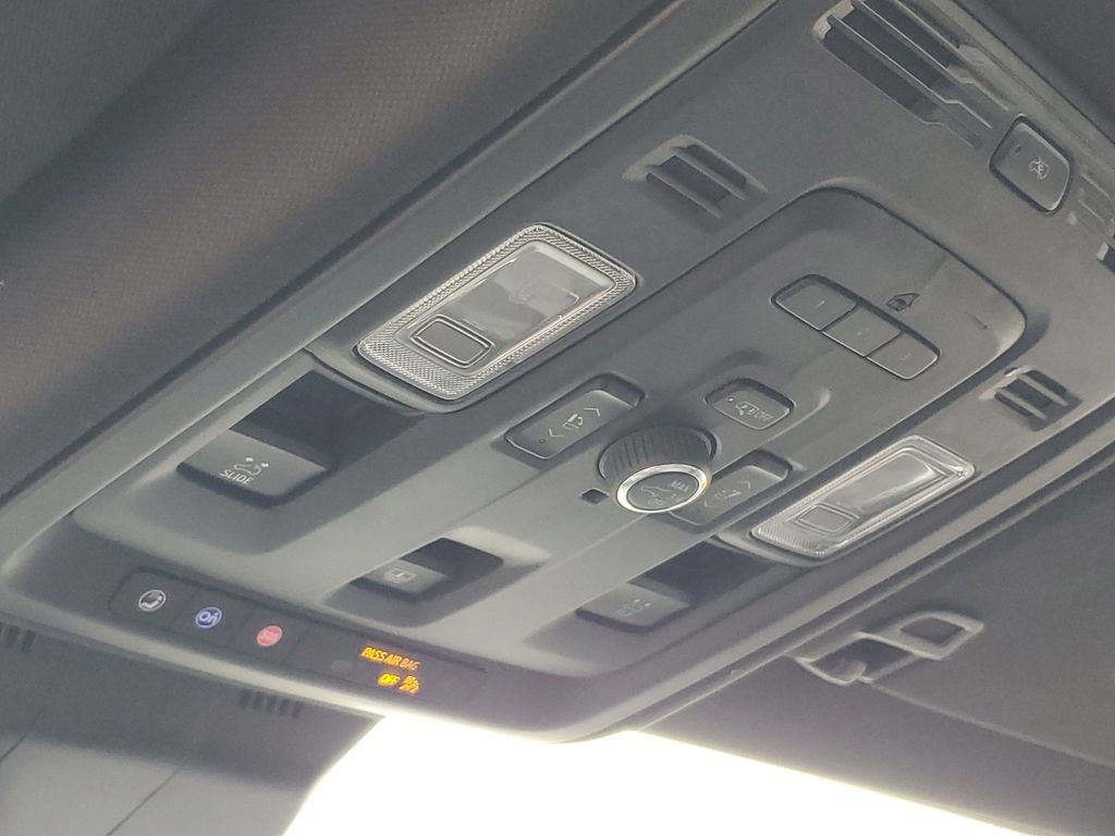 Used 2023 Cadillac Escalade Sport w/ LPO, ONYX Package image 18