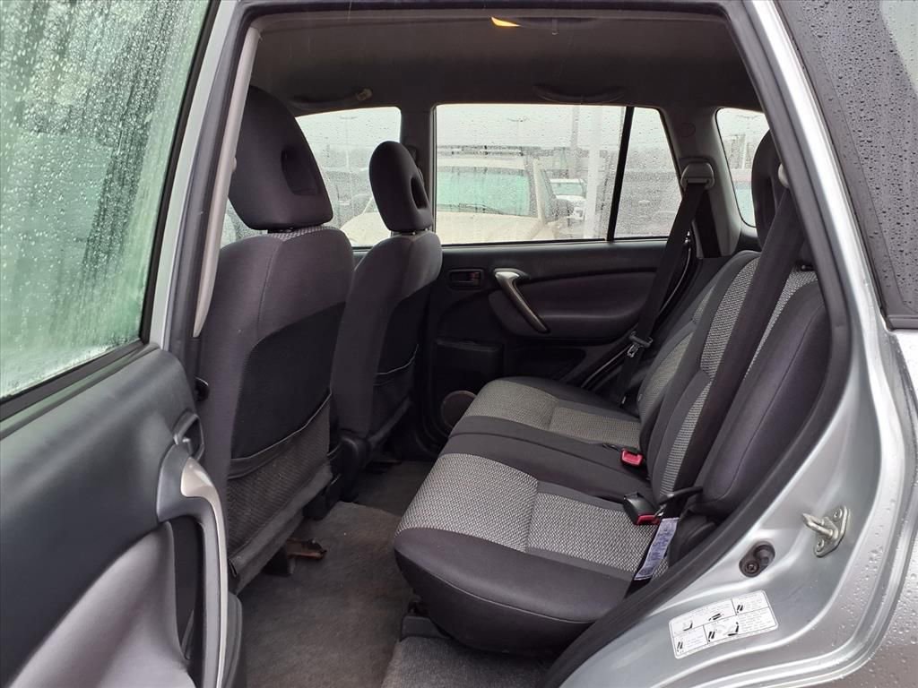 Used 2005 Toyota RAV4 4WD image 11