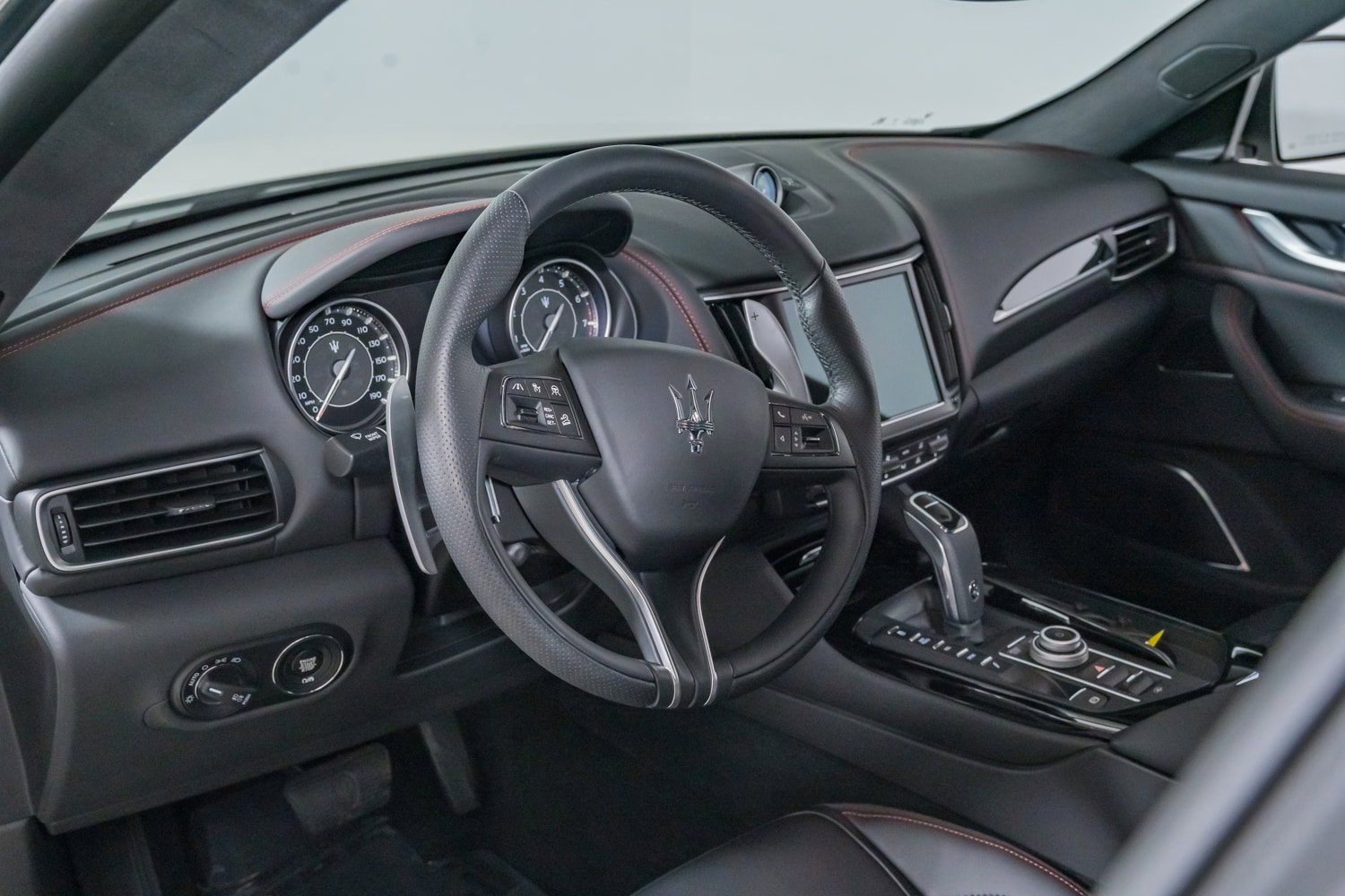 Used 2024 Maserati Levante GT Ultima AWD/4WD image 17