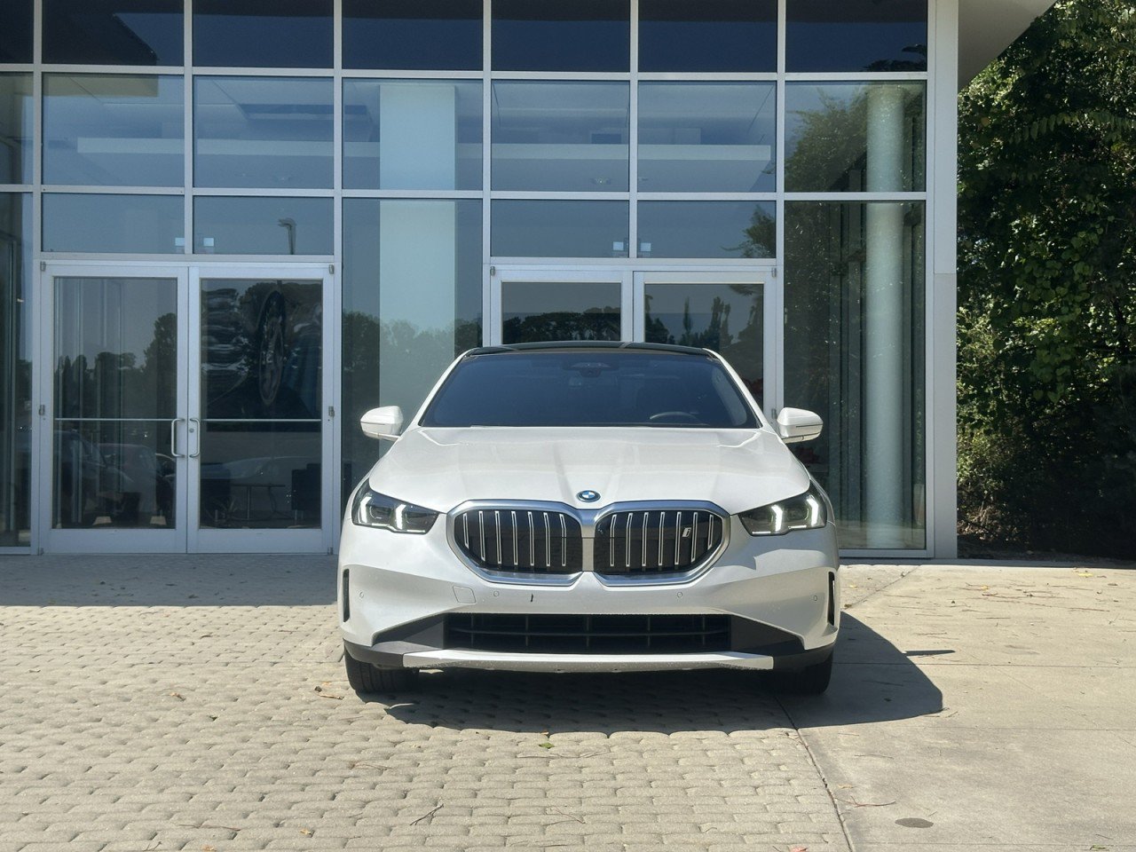Used 2024 BMW i5 eDrive40i w/ M Sport Package RWD image 7