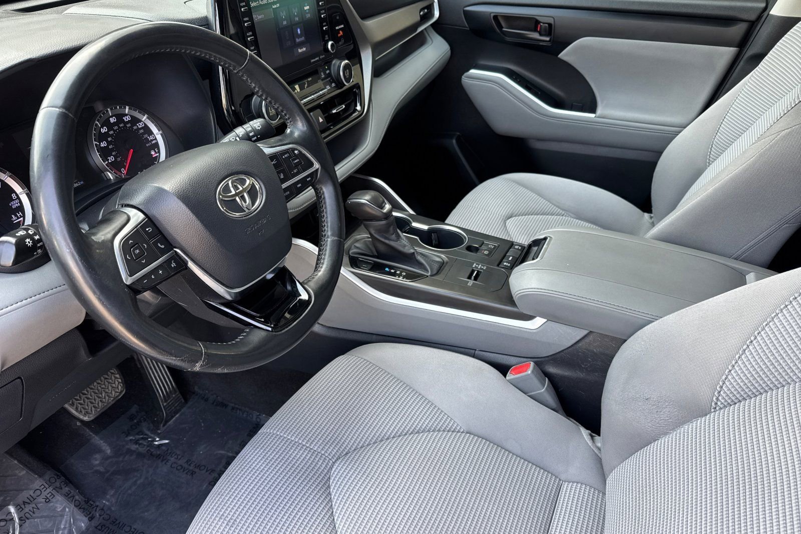 Certified 2020 Toyota Highlander LE image 12