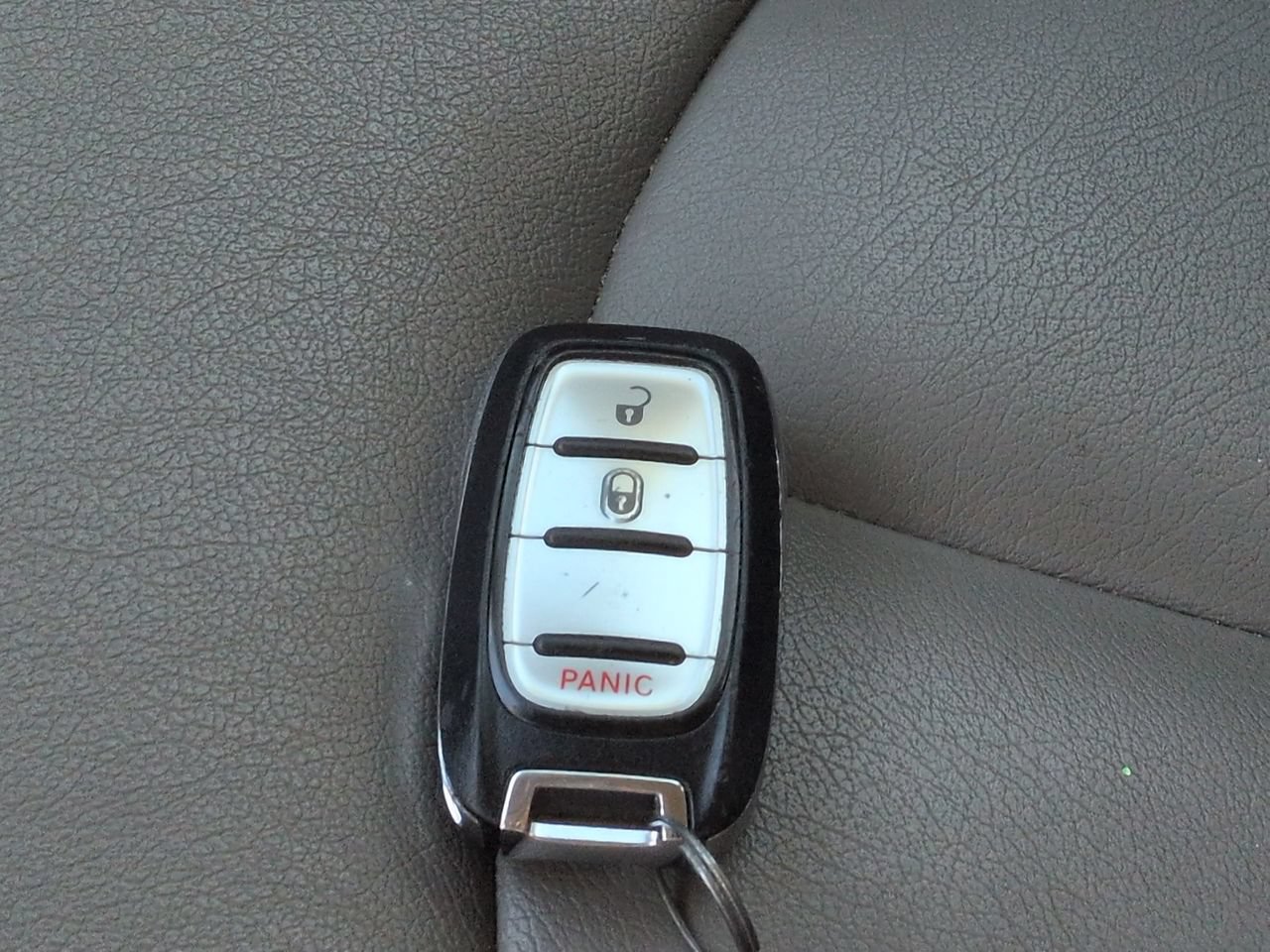 Used 2017 Chrysler Pacifica LX FWD image 25