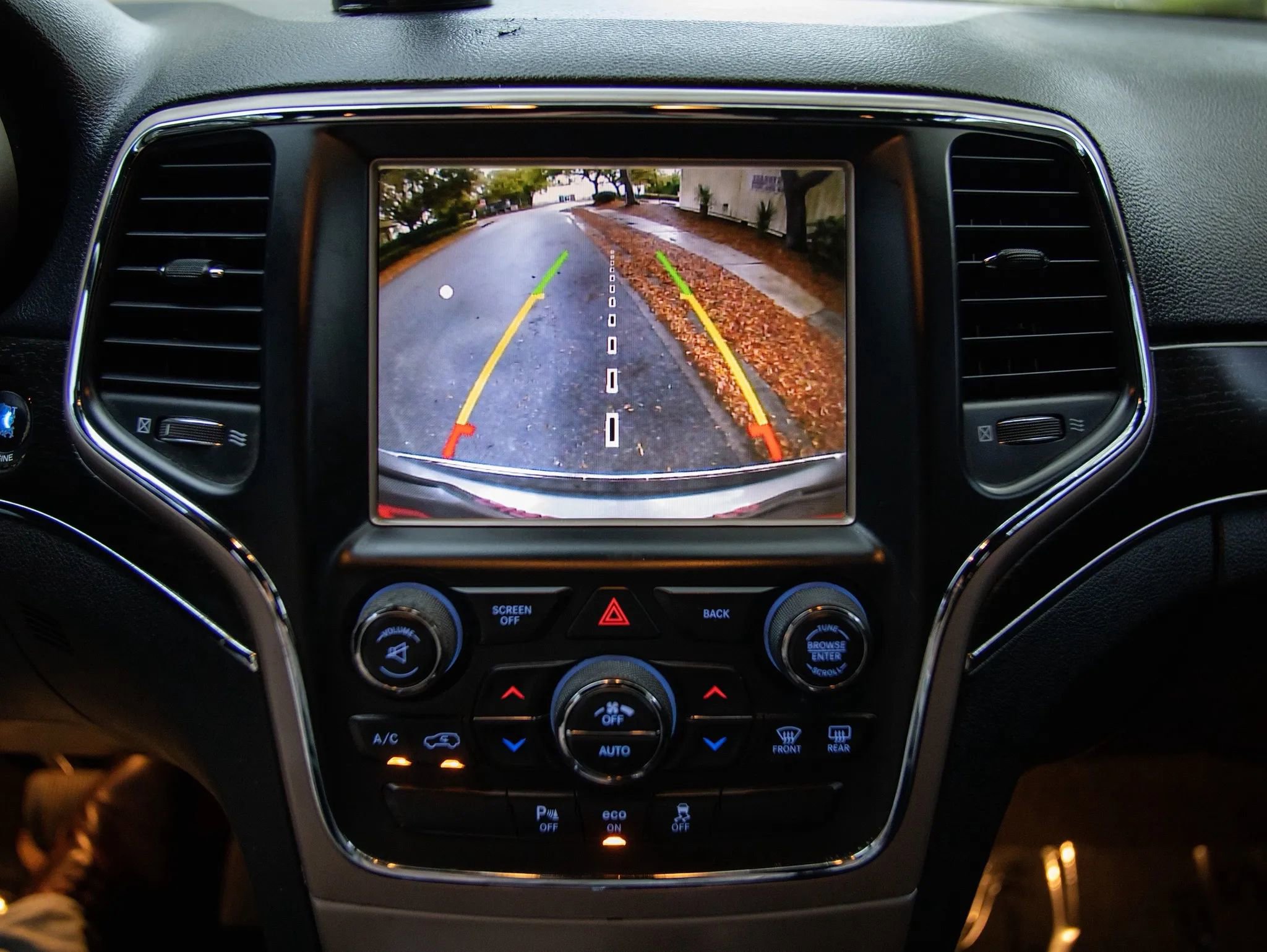 Used 2014 Jeep Grand Cherokee Limited image 33