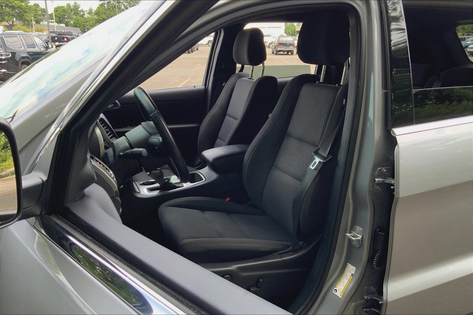 Used 2020 Jeep Grand Cherokee Laredo AWD/4WD image 7