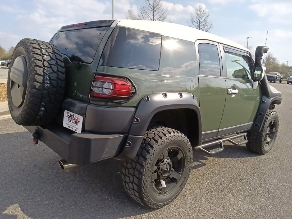 Used 2014 Toyota FJ Cruiser 4WD w/ Upgrade Package image 3