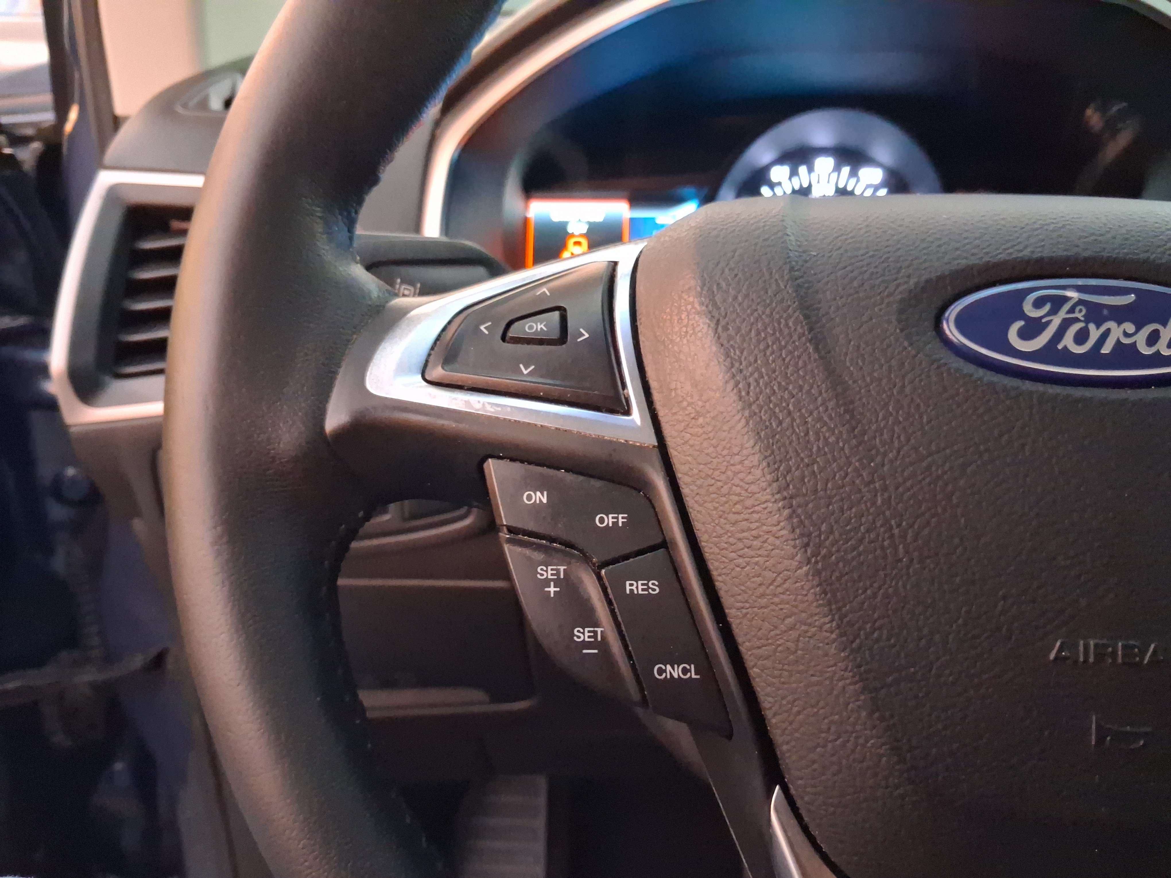 Used 2019 Ford Edge SEL w/ Equipment Group 201A FWD image 16