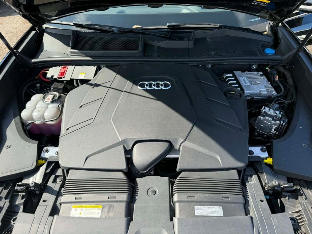Used 2023 Audi Q8 Prestige image 12