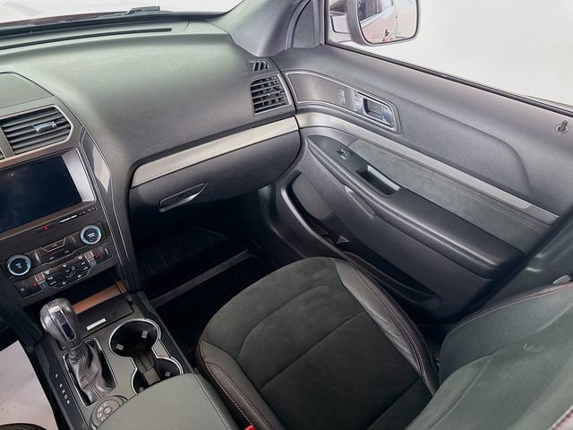 Certified 2019 Ford Explorer XLT w/ Equipment Group 202A image 23