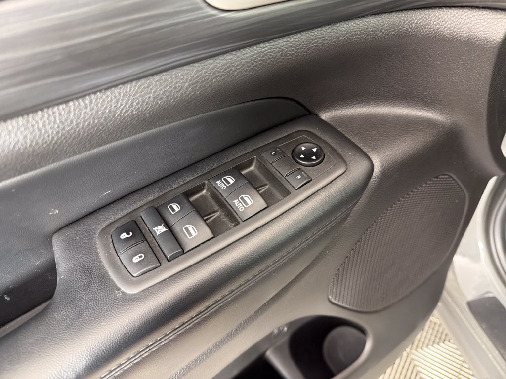 Used 2021 Jeep Grand Cherokee Laredo X AWD/4WD image 18