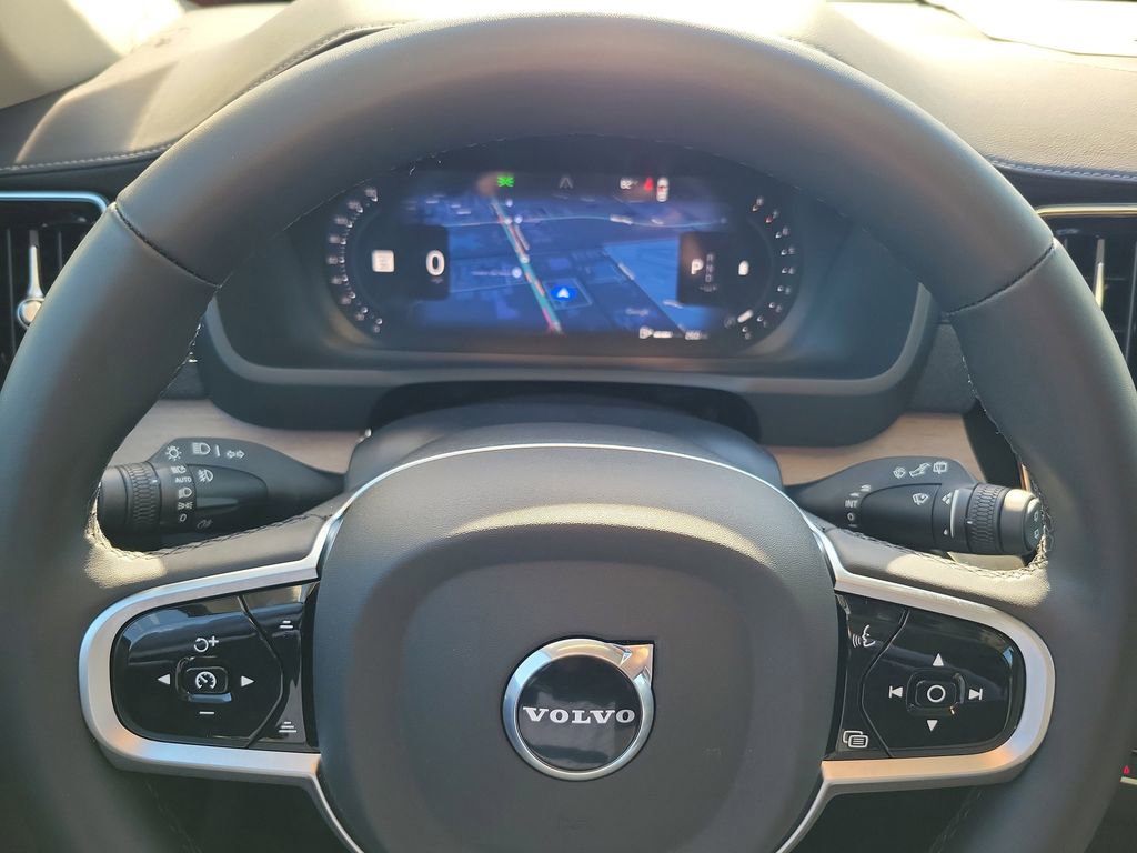 Certified 2025 Volvo XC90 B5 Plus image 25