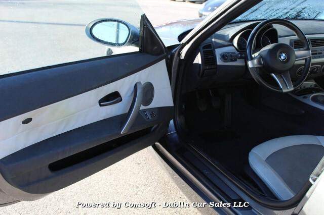 Used 2003 BMW Z4 2.5i RWD image 9