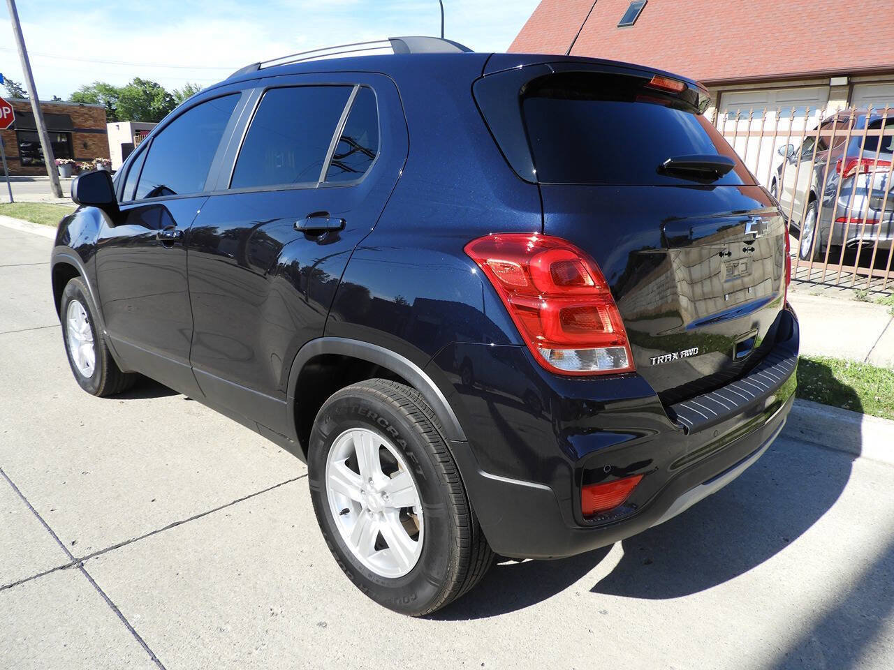 Used 2022 Chevrolet Trax LT w/ Driver Confidence Package AWD/4WD image 8