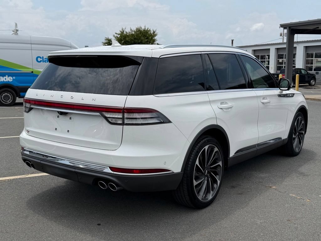 Used 2022 Lincoln Aviator Reserve w/ Equipment Group 201A AWD/4WD image 3