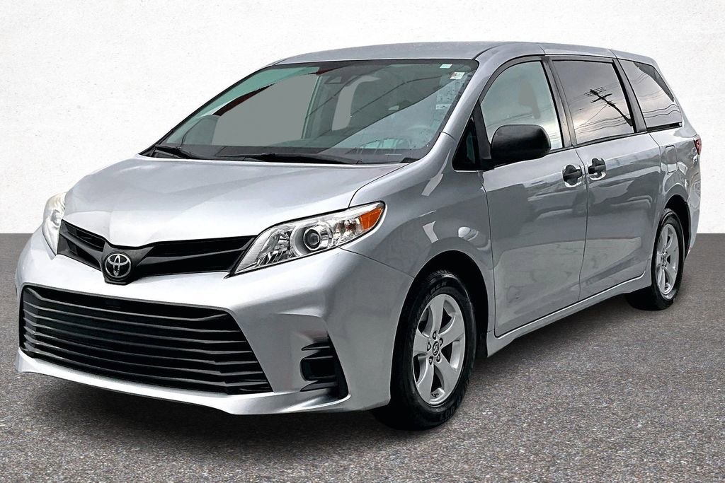 Used 2019 Toyota Sienna L image 4