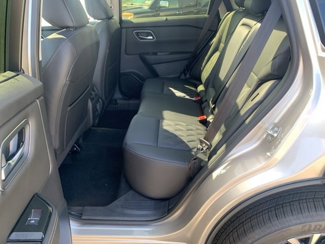New 2026 Nissan Rogue Platinum image 25