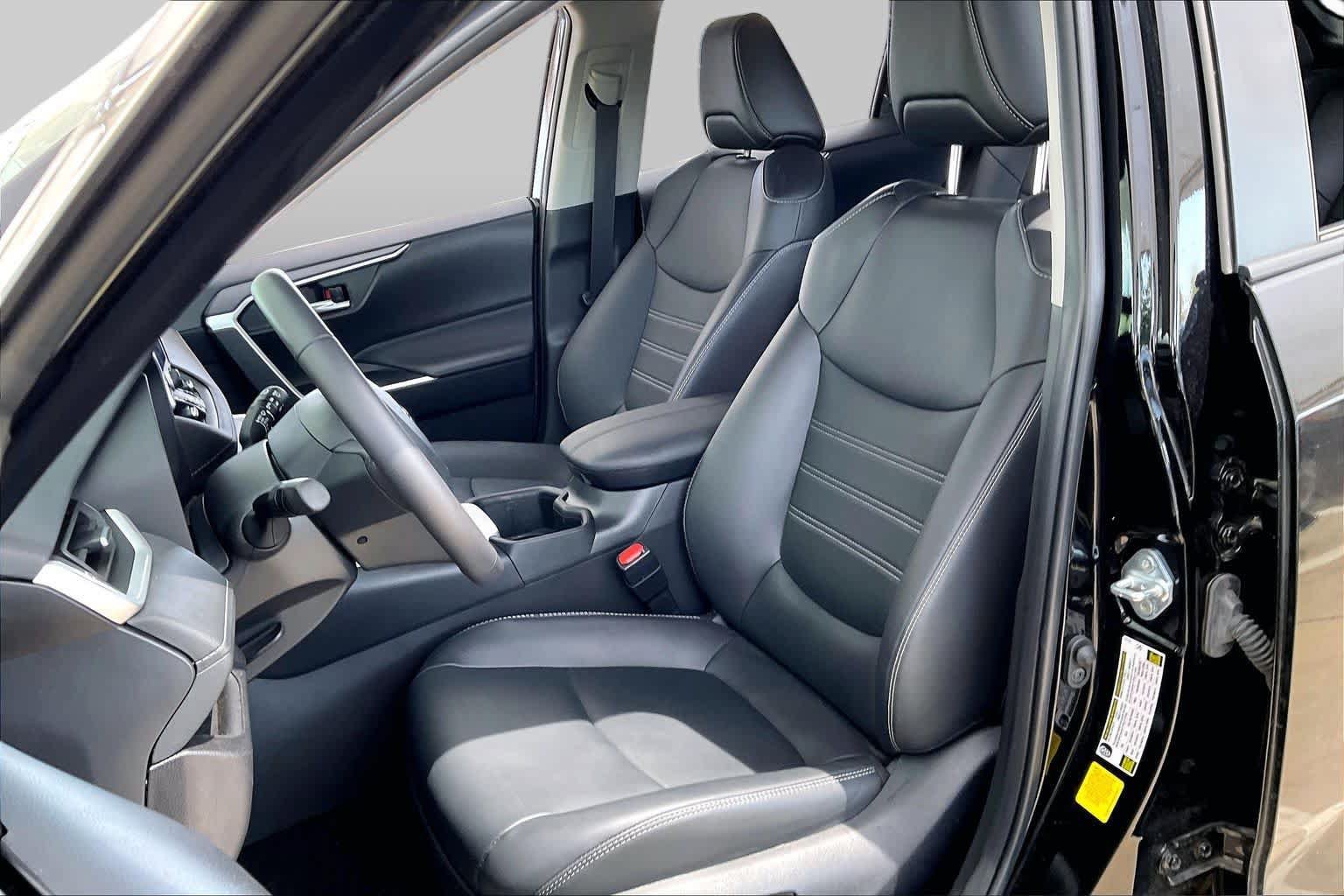 Used 2025 Toyota RAV4 XLE Premium w/ Weather Package AWD/4WD image 8