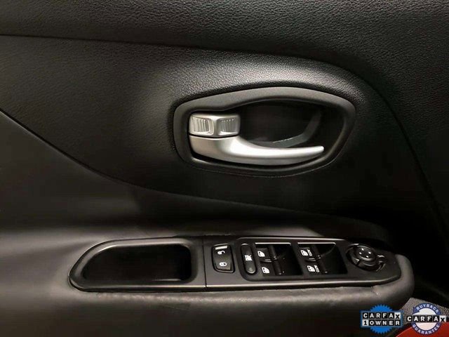 Used 2015 Jeep Renegade Trailhawk w/ Premium Leather Group image 31