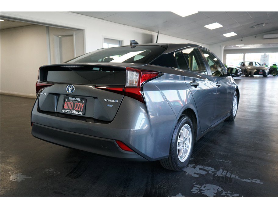 Used 2020 Toyota Prius L Eco w/ Carpet Mat Package image 7