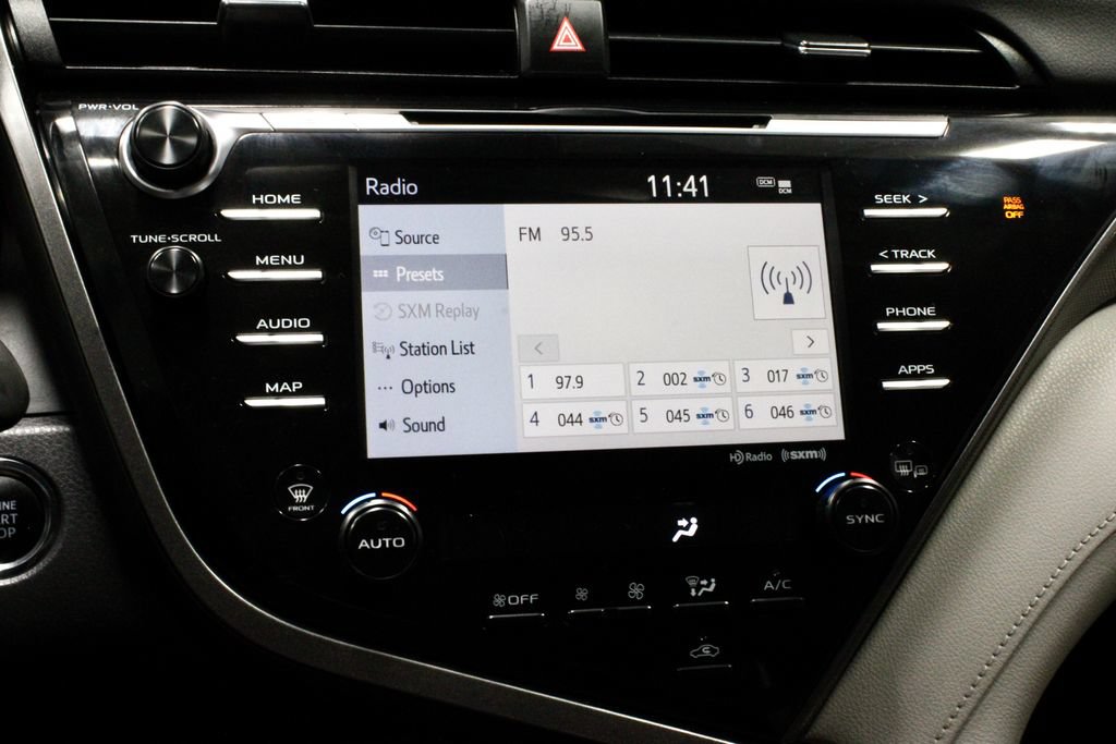 Used 2020 Toyota Camry XSE FWD image 3