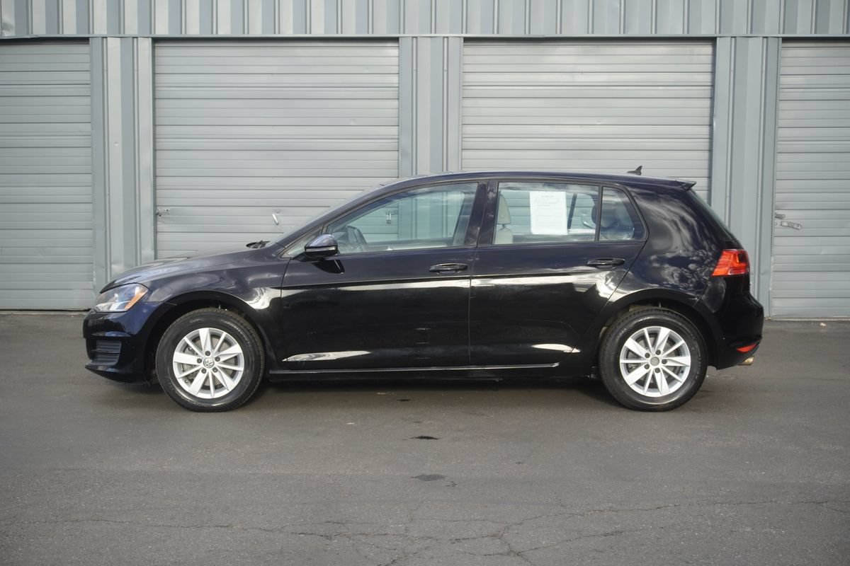 Used 2016 Volkswagen Golf S FWD image 2