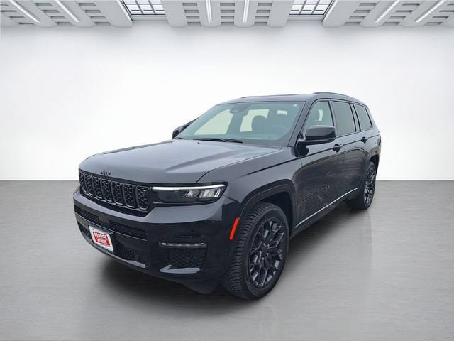 Used 2023 Jeep Grand Cherokee L Summit AWD/4WD image 8