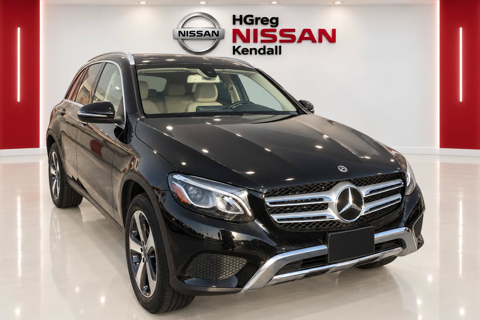 Used 2019 Mercedes-Benz GLC 350e 4MATIC image 3