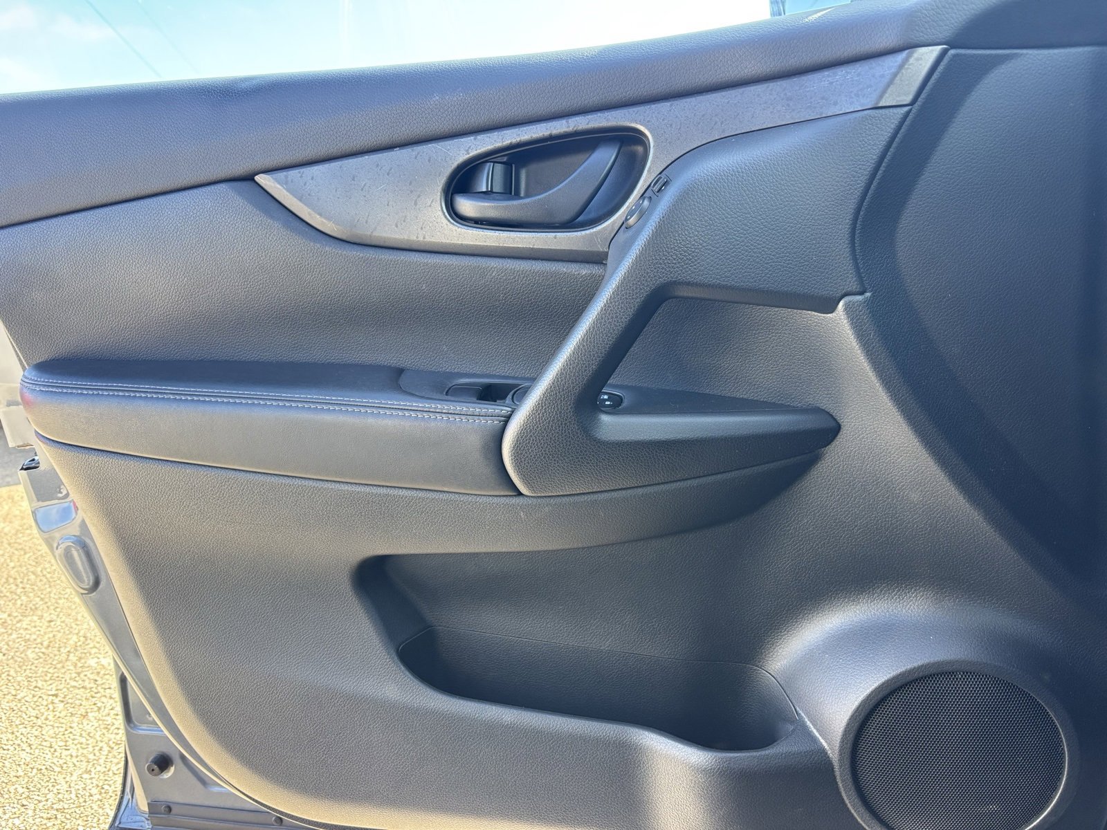 Used 2018 Nissan Rogue Sport S image 5