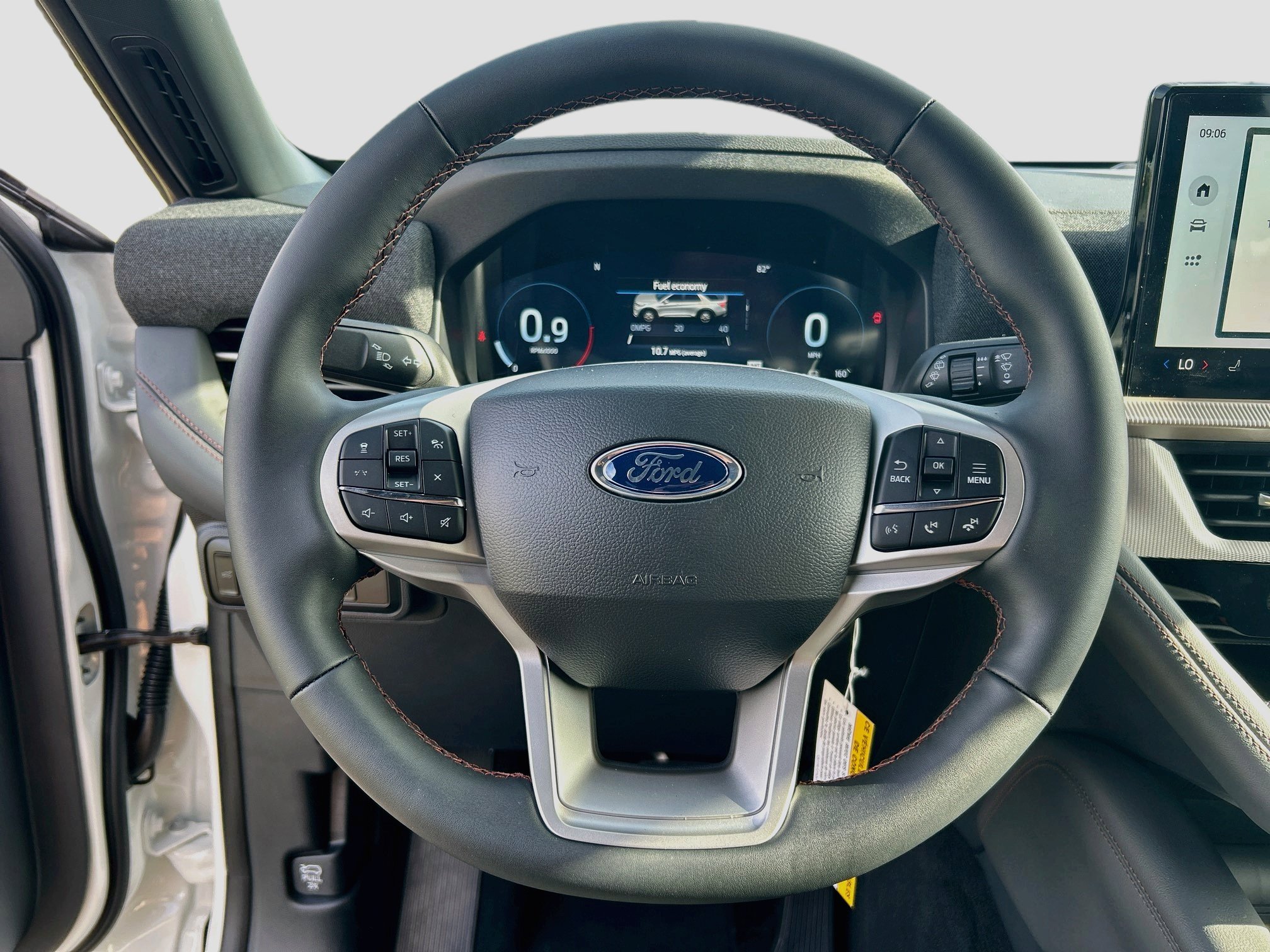 New 2027 Ford Explorer Active RWD image 7