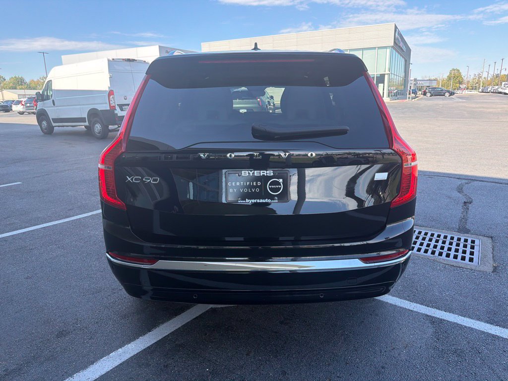 Certified 2024 Volvo XC90 T8 Plus AWD/4WD image 4