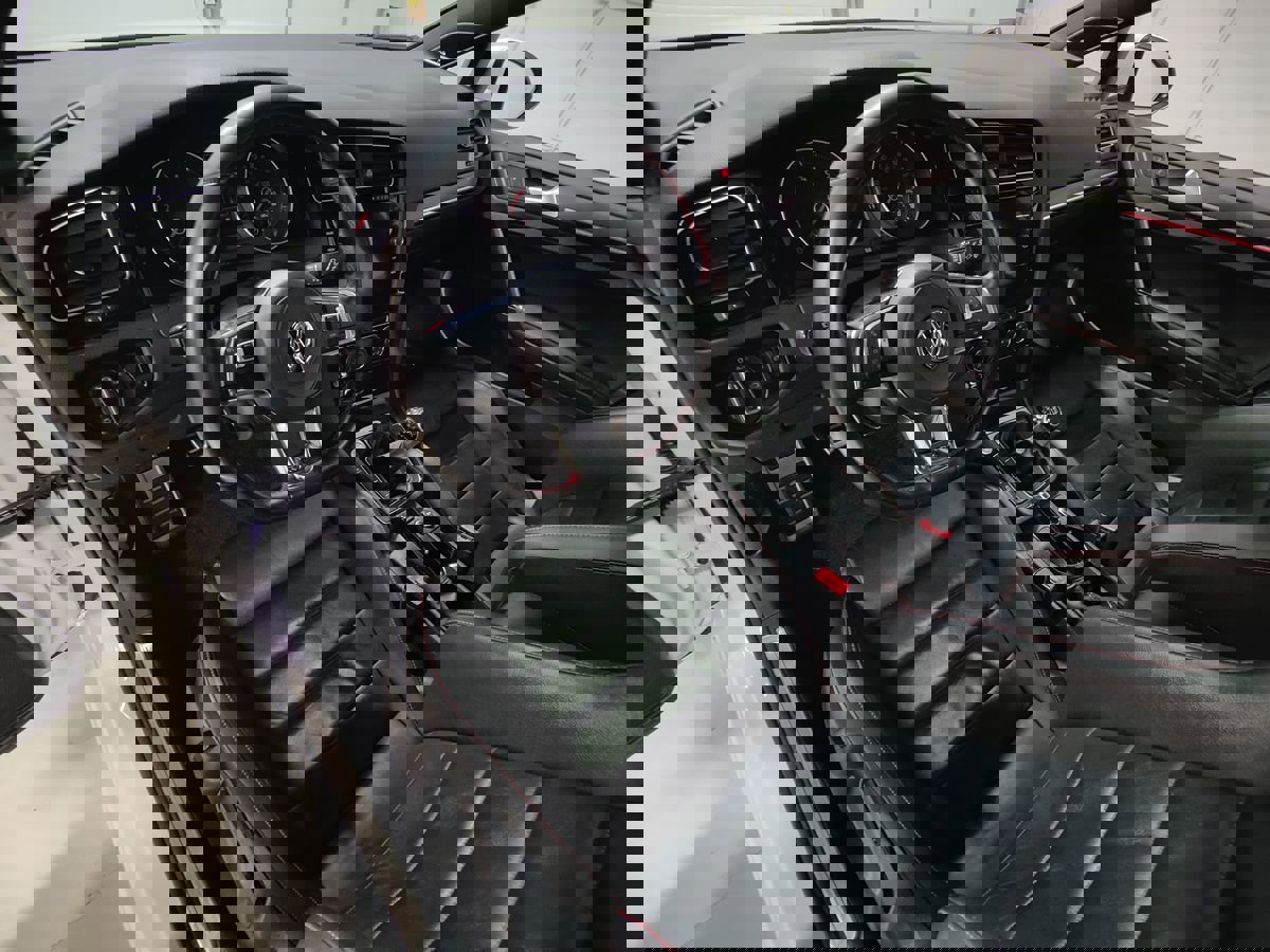 Used 2019 Volkswagen GTI SE w/ SE Experience Package image 23