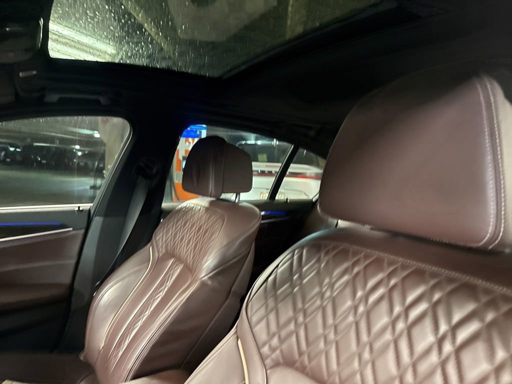 Used 2018 BMW 530e xDrive image 13