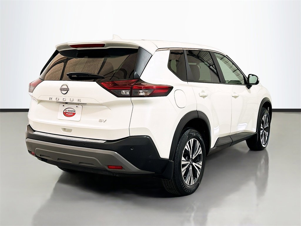 Used 2023 Nissan Rogue SV image 4