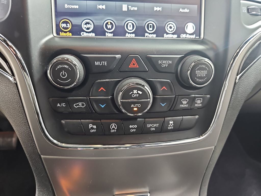 Used 2018 Jeep Grand Cherokee Overland image 28