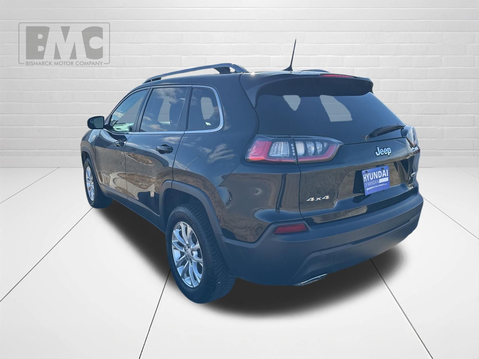 Used 2019 Jeep Cherokee Latitude w/ Cold Weather Group image 4