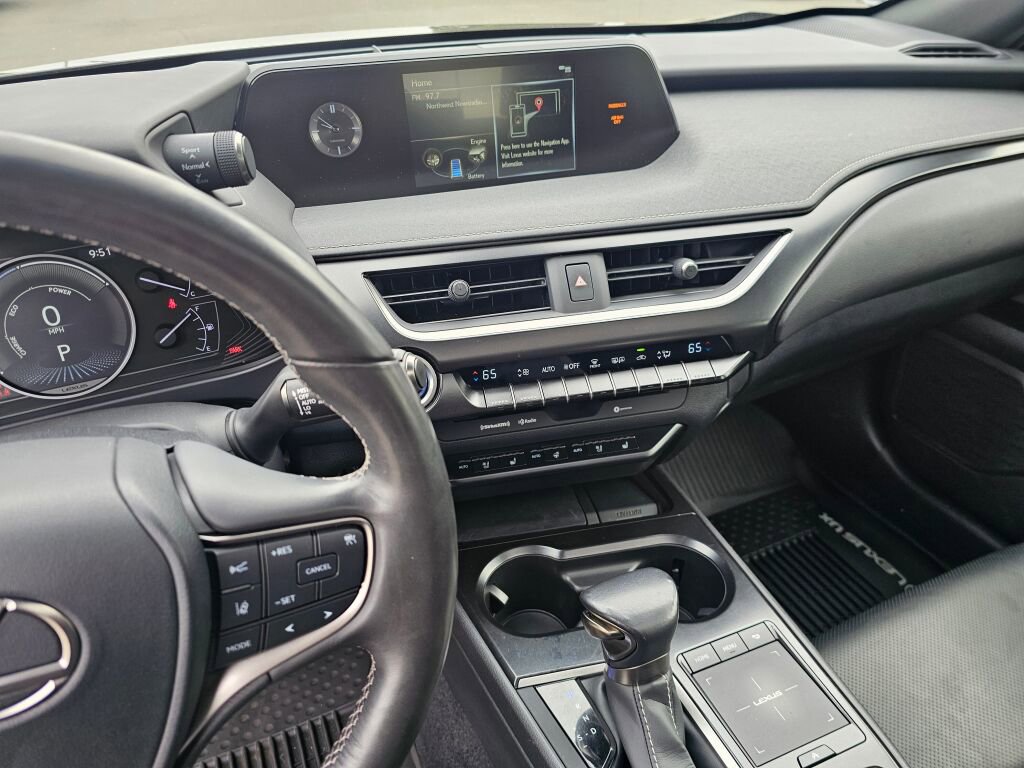 Used 2019 Lexus UX 250h w/ Premium Package image 30