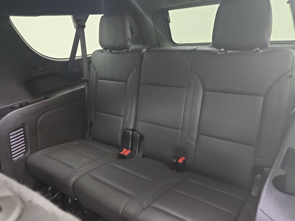 Used 2025 Chevrolet Suburban LT w/ Comfort Package AWD/4WD image 35