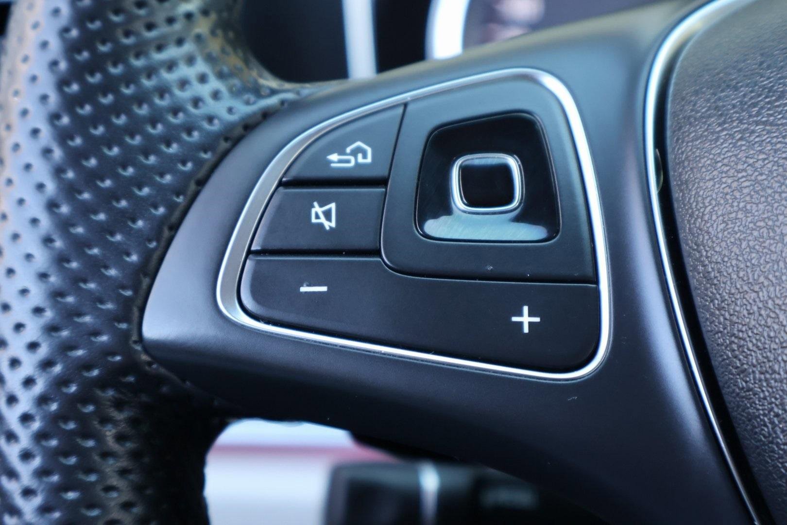 Used 2018 Mercedes-Benz E 300 image 22