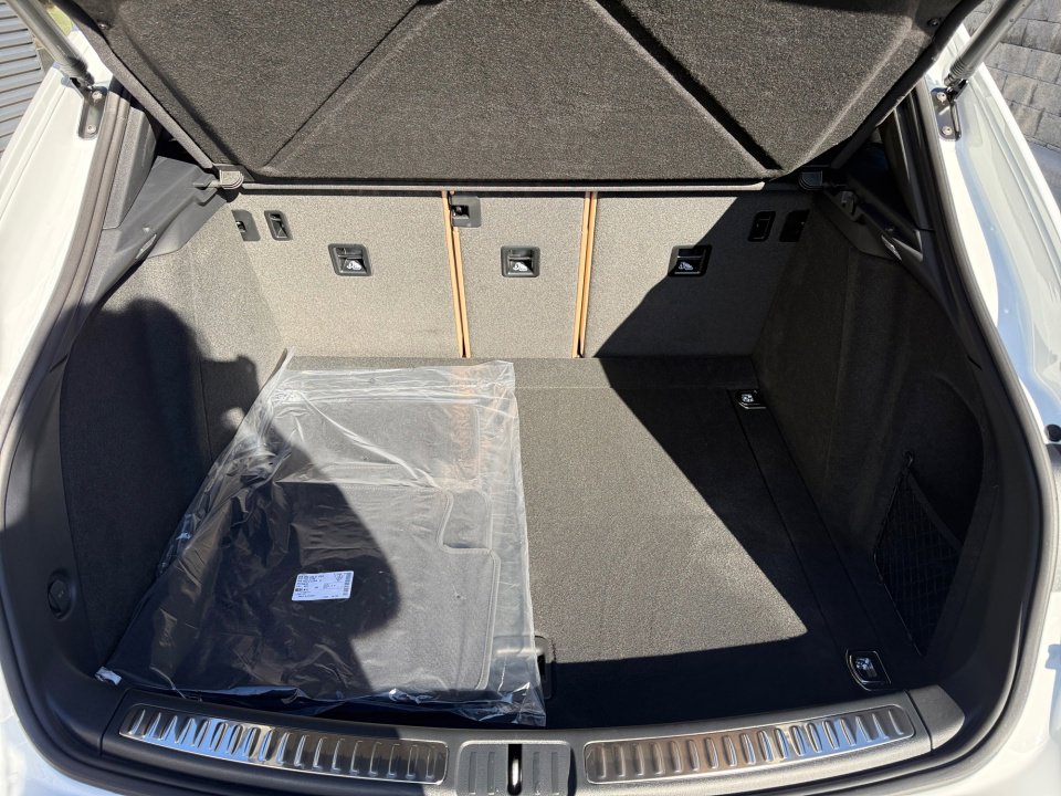 New 2026 Porsche Macan image 17